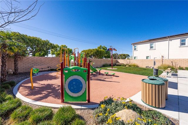 208 Bonita Ln, Rialto, CA 92376