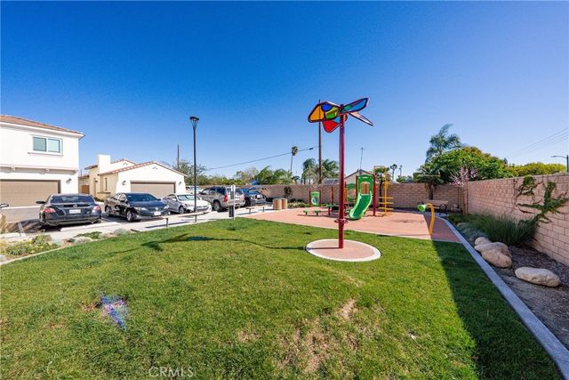 208 Bonita Ln, Rialto, CA 92376