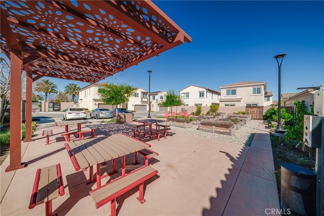 208 Bonita Ln, Rialto, CA 92376