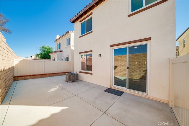 208 Bonita Ln, Rialto, CA 92376