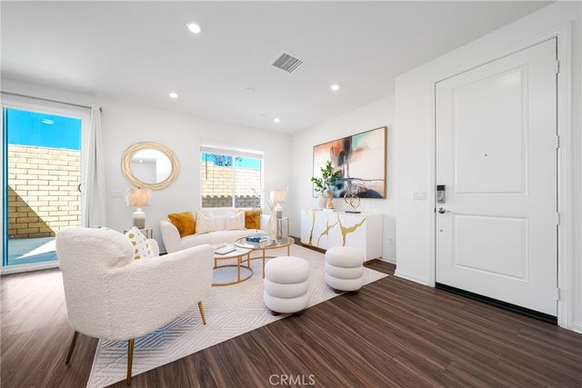 208 Bonita Ln, Rialto, CA 92376