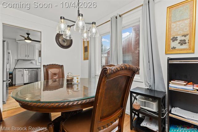 9055 Columbia, Redford, MI 48239