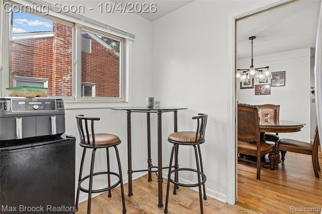 9055 Columbia, Redford, MI 48239