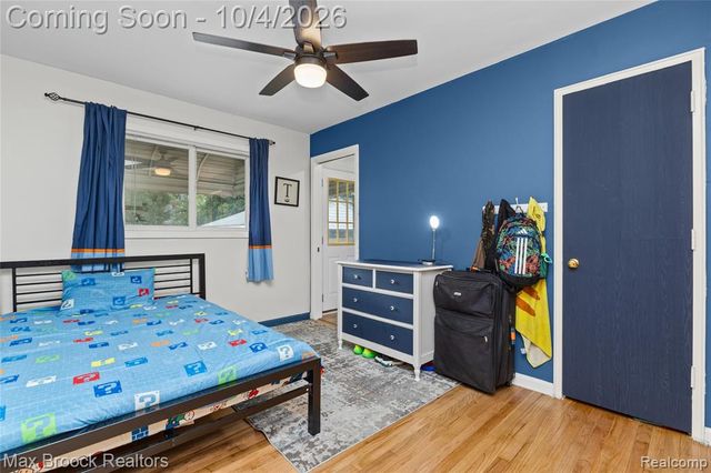 9055 Columbia, Redford, MI 48239