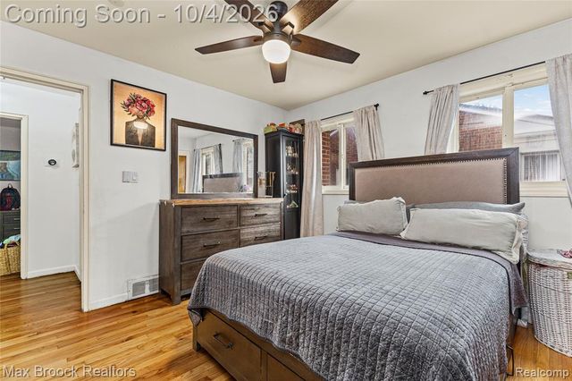 9055 Columbia, Redford, MI 48239