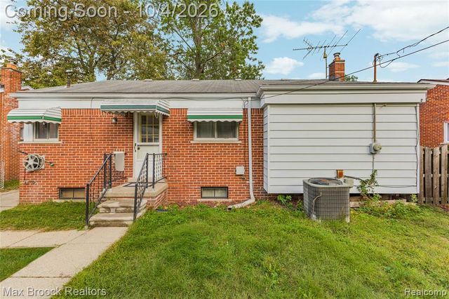 9055 Columbia, Redford, MI 48239