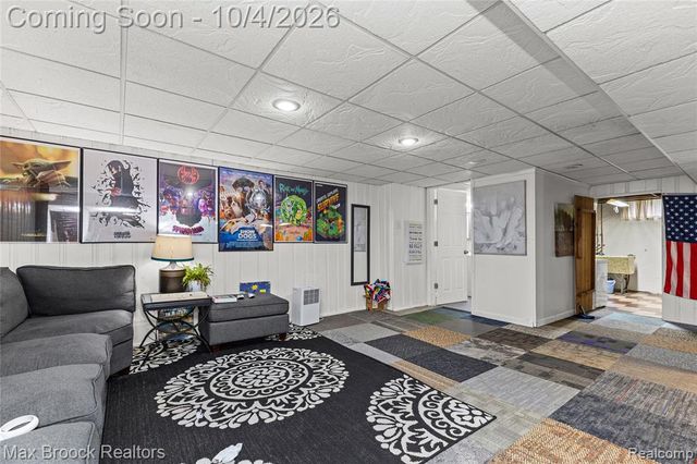 9055 Columbia, Redford, MI 48239