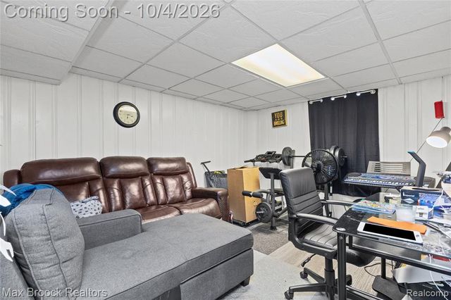 9055 Columbia, Redford, MI 48239