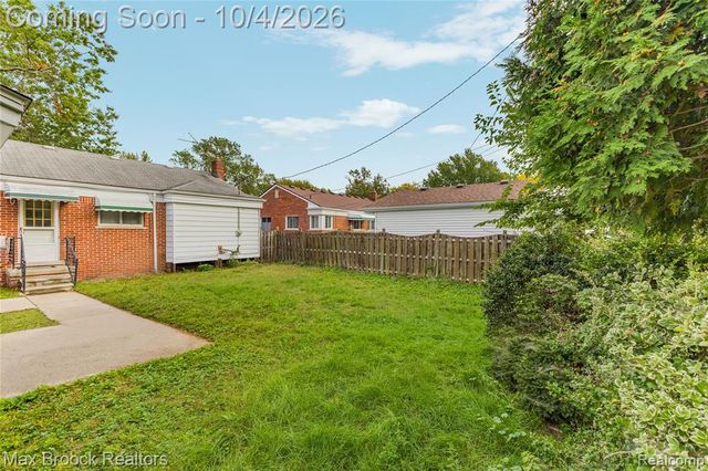 9055 Columbia, Redford, MI 48239