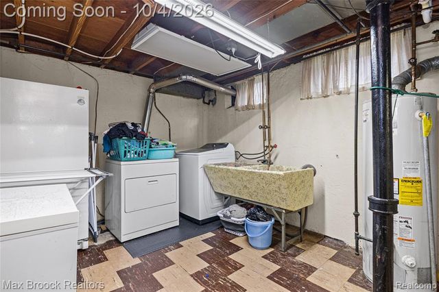 9055 Columbia, Redford, MI 48239