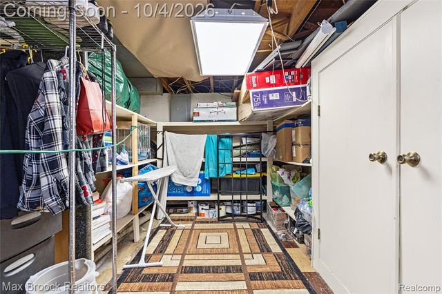 9055 Columbia, Redford, MI 48239