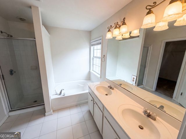4660 Creekside Villas Way SE, Smyrna, GA 30082