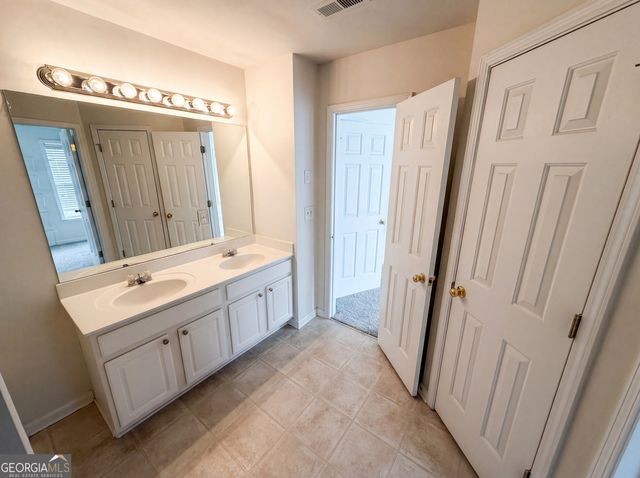 4660 Creekside Villas Way SE, Smyrna, GA 30082