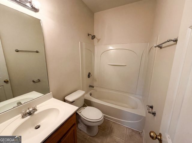4660 Creekside Villas Way SE, Smyrna, GA 30082