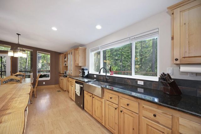 5060 Chestnut Ct, Georgetown, CA 95634