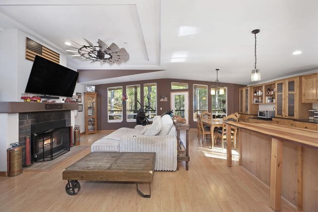 5060 Chestnut Ct, Georgetown, CA 95634