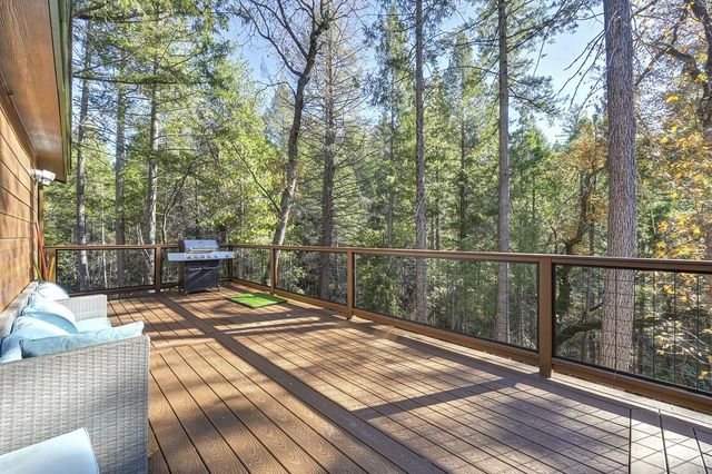 5060 Chestnut Ct, Georgetown, CA 95634