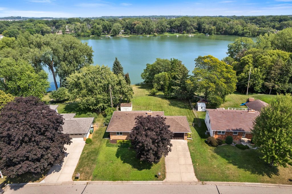 1115 Pike Lake Drive, New Brighton, MN 55112 — photo 2