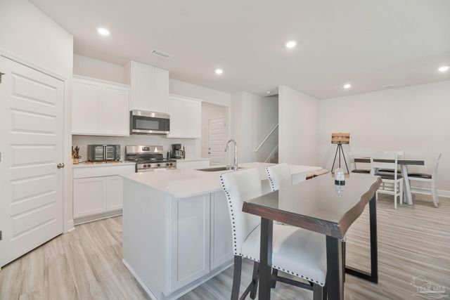 9797 Windy Hill Rd, Pensacola, FL 32526