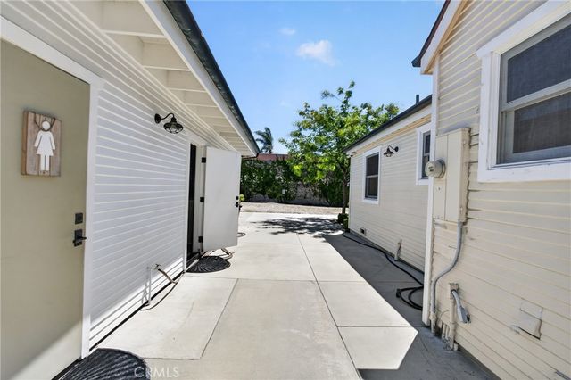 17066 Palmdale, Huntington Beach, CA 92647