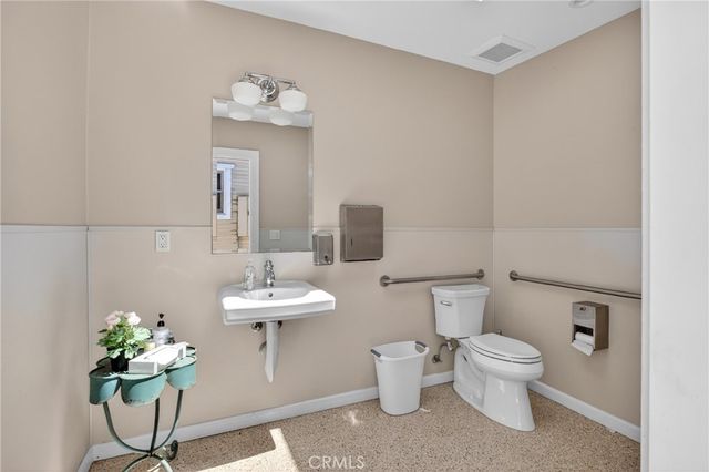 17066 Palmdale, Huntington Beach, CA 92647