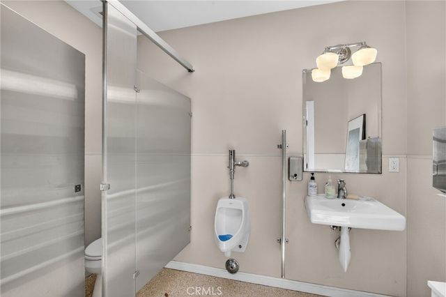 17066 Palmdale, Huntington Beach, CA 92647