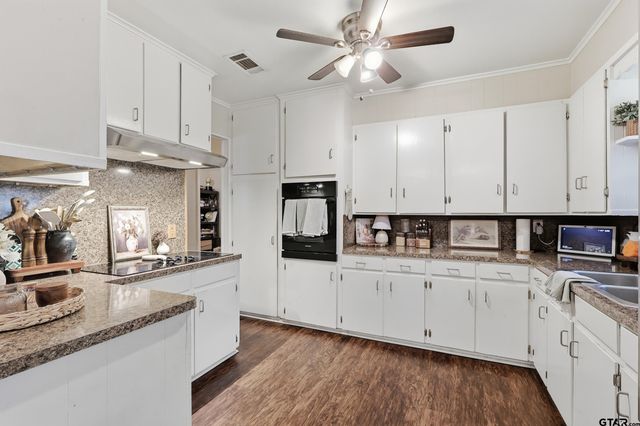 106 Highland DR, Pittsburg, TX 75686