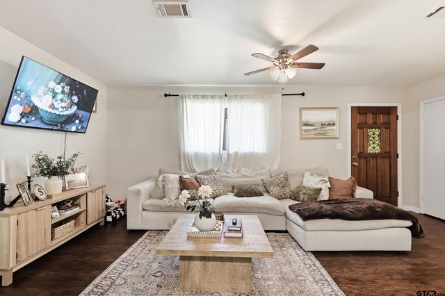 106 Highland DR, Pittsburg, TX 75686