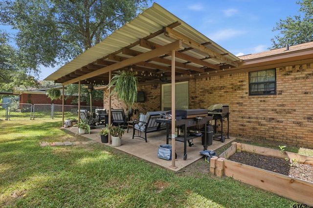 106 Highland DR, Pittsburg, TX 75686