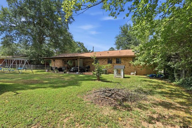 106 Highland DR, Pittsburg, TX 75686