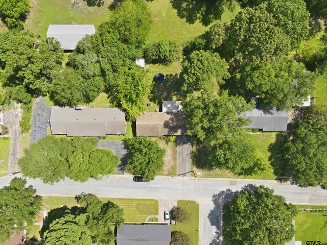 106 Highland DR, Pittsburg, TX 75686