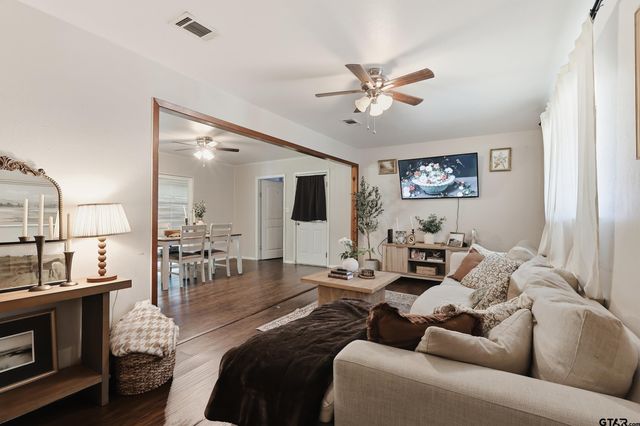 106 Highland DR, Pittsburg, TX 75686