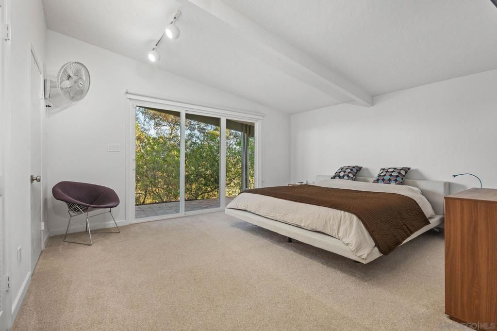 Image 14 of property listing at 3129 Bremerton Pl, La Jolla, CA 92037