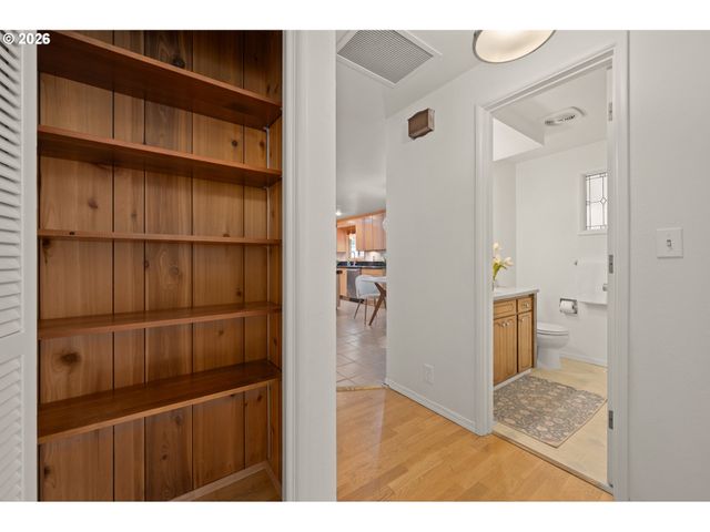 865 E 43RD Ave, Eugene, OR 97405