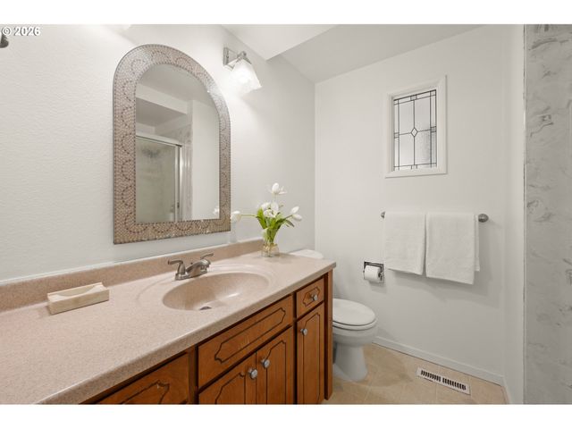 865 E 43RD Ave, Eugene, OR 97405