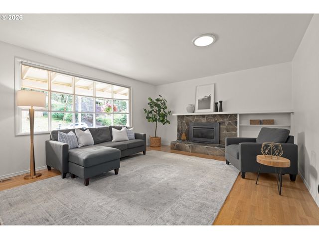 865 E 43RD Ave, Eugene, OR 97405