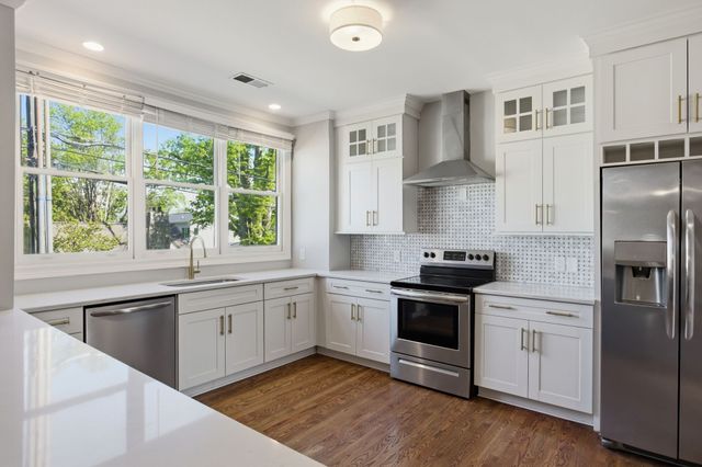2836 Woodlawn Dr, Nashville, TN 37215
