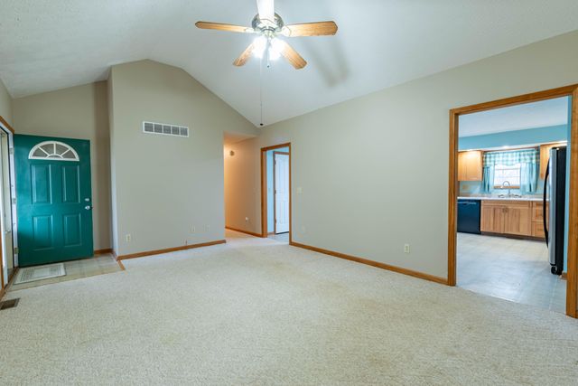 10 Nelson Drive, Hustonville, KY 40437