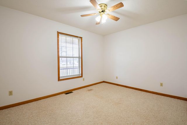 10 Nelson Drive, Hustonville, KY 40437