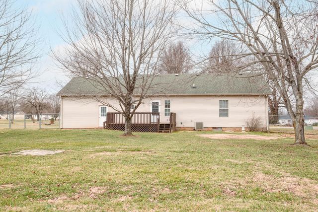10 Nelson Drive, Hustonville, KY 40437