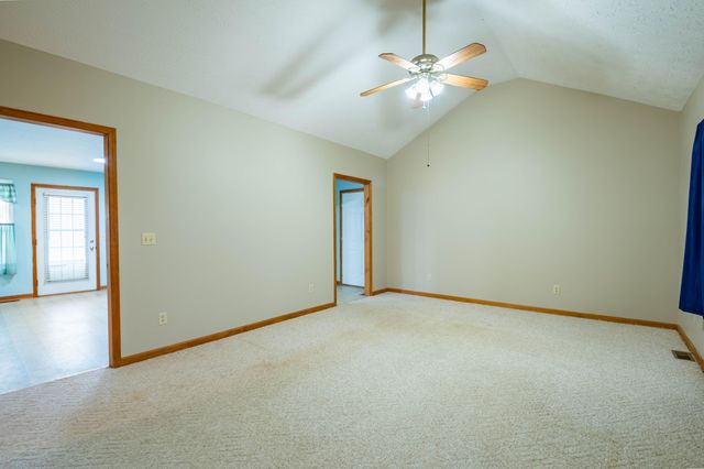 10 Nelson Drive, Hustonville, KY 40437