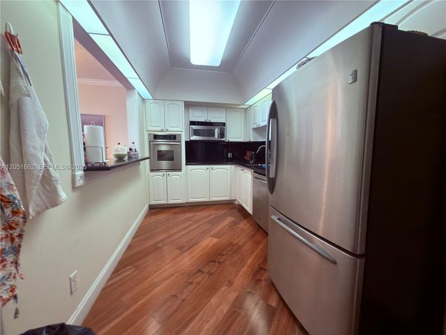 19380 Collins Avenue 404, Sunny Isles Beach, FL 33160