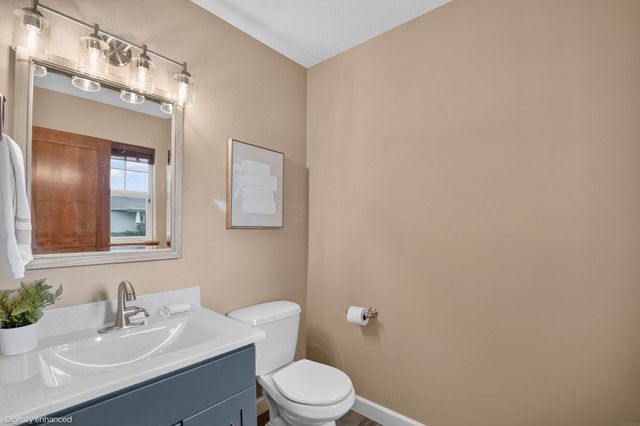 5020 Algonquin Drive, Cedar Falls, IA 50613
