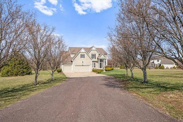 18518 W 252nd Street, Paola, KS 66071