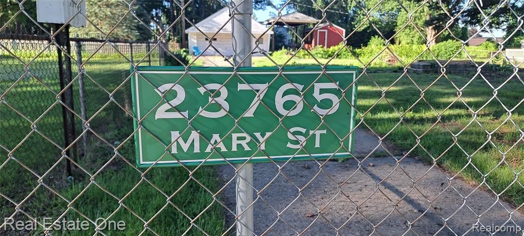 23765 Mary Street, Taylor, MI 48180