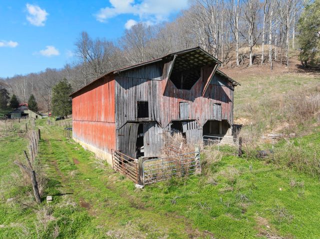 546 Womack Hollow Rd, Liberty, TN 37095