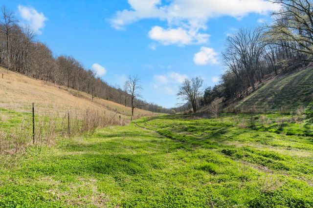 546 Womack Hollow Rd, Liberty, TN 37095