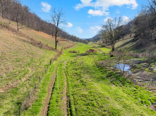 546 Womack Hollow Rd, Liberty, TN 37095