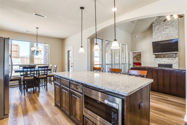 301 Calhoun Street, Glenn Heights, TX 75154