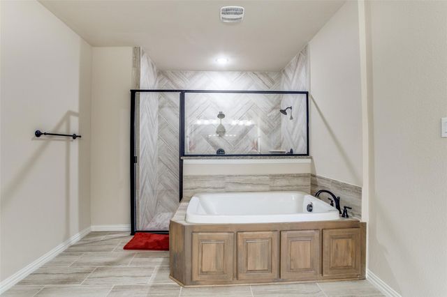 301 Calhoun Street, Glenn Heights, TX 75154